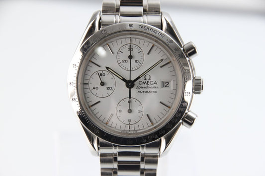 Vintage Elegance: The Omega Speedmaster Automatic 3511.2 with Pristine White Dial - RYBrandshop