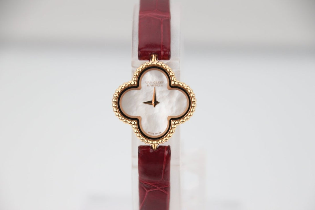[Watchmaker Inspection] Examining Condition of Van Cleef & Arpels Sweet Alhambra Watch VCARO8SF00 - RYBrandshop