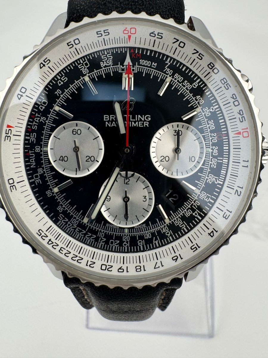 46mm of Heritage: The Navitimer 01 Isn’t Just Big; It’s a Tool - RYBrandshop