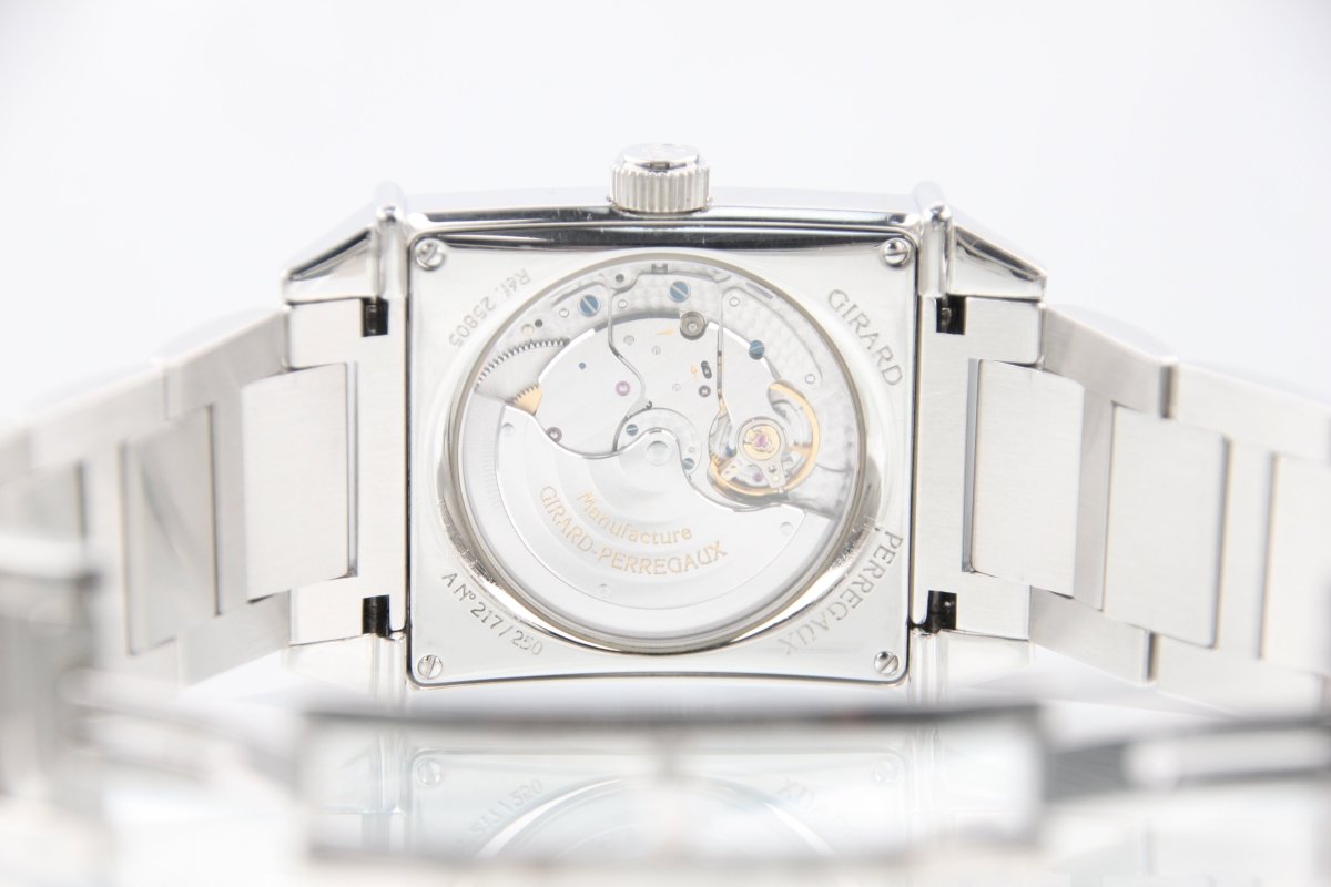 Used Girard - Perregaux Vintage 1945 King Big Date Limited 250 Black Dial - RYBrandshop
