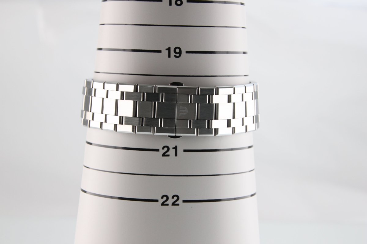 Used Maurice Lacroix Aikon Automatic AI6008 - SS002 - 330 - 1 Black Dial 42mm - RYBrandshop