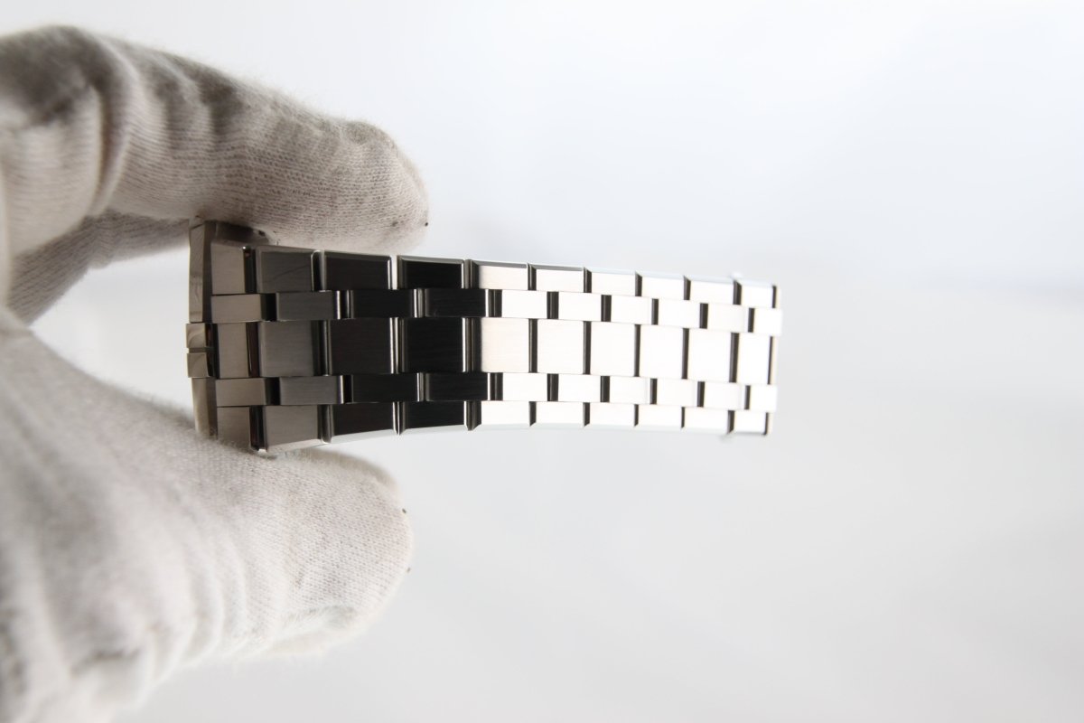 Used Maurice Lacroix Aikon Automatic AI6008 - SS002 - 330 - 1 Black Dial 42mm - RYBrandshop
