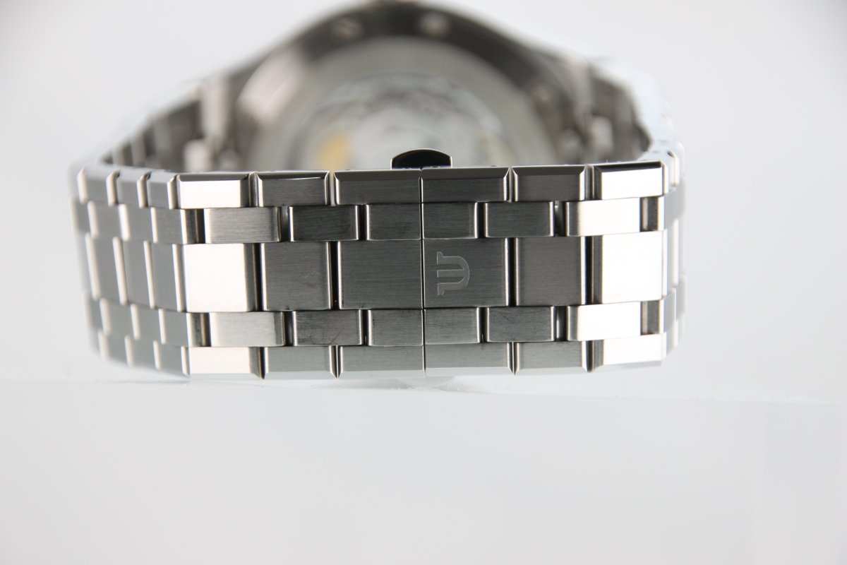 Used Maurice Lacroix Aikon Automatic AI6008 - SS002 - 330 - 1 Black Dial 42mm - RYBrandshop