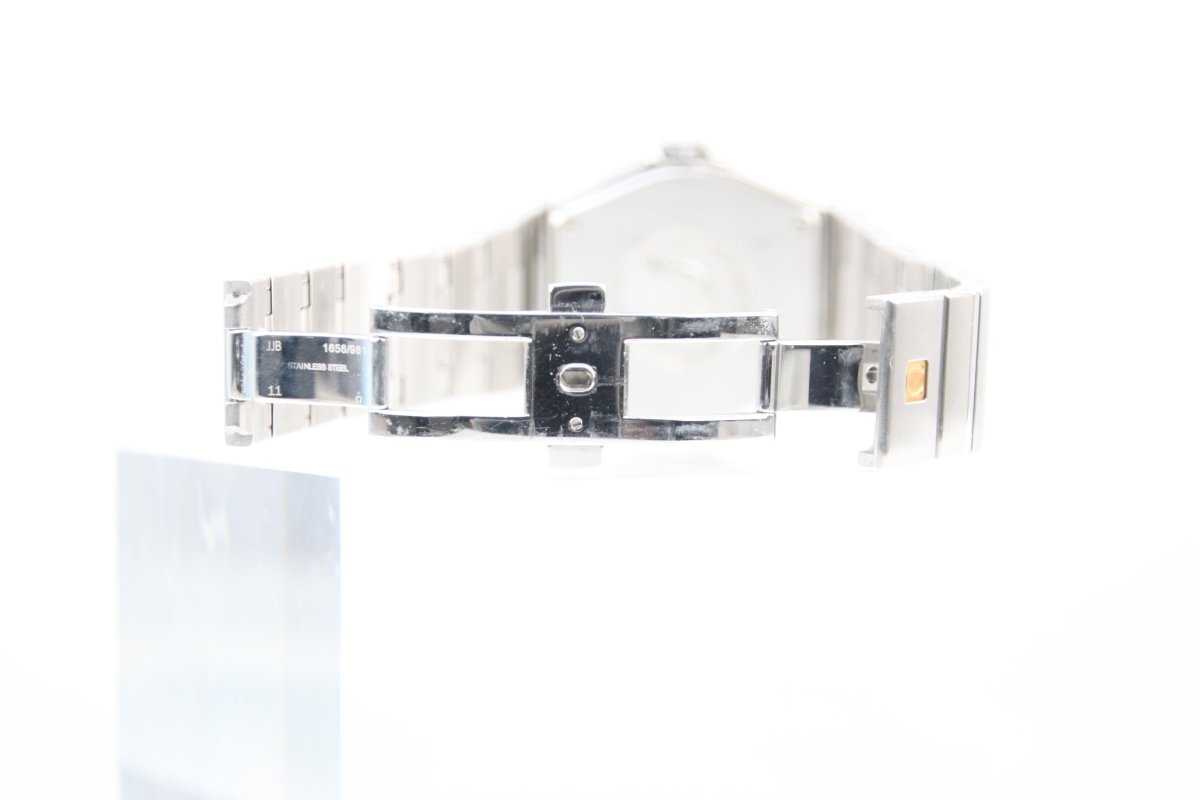 Used OMEGA Constellation 35mm Quartz Black Dial Steel 123.10.35.60.01.001 - RYBrandshop