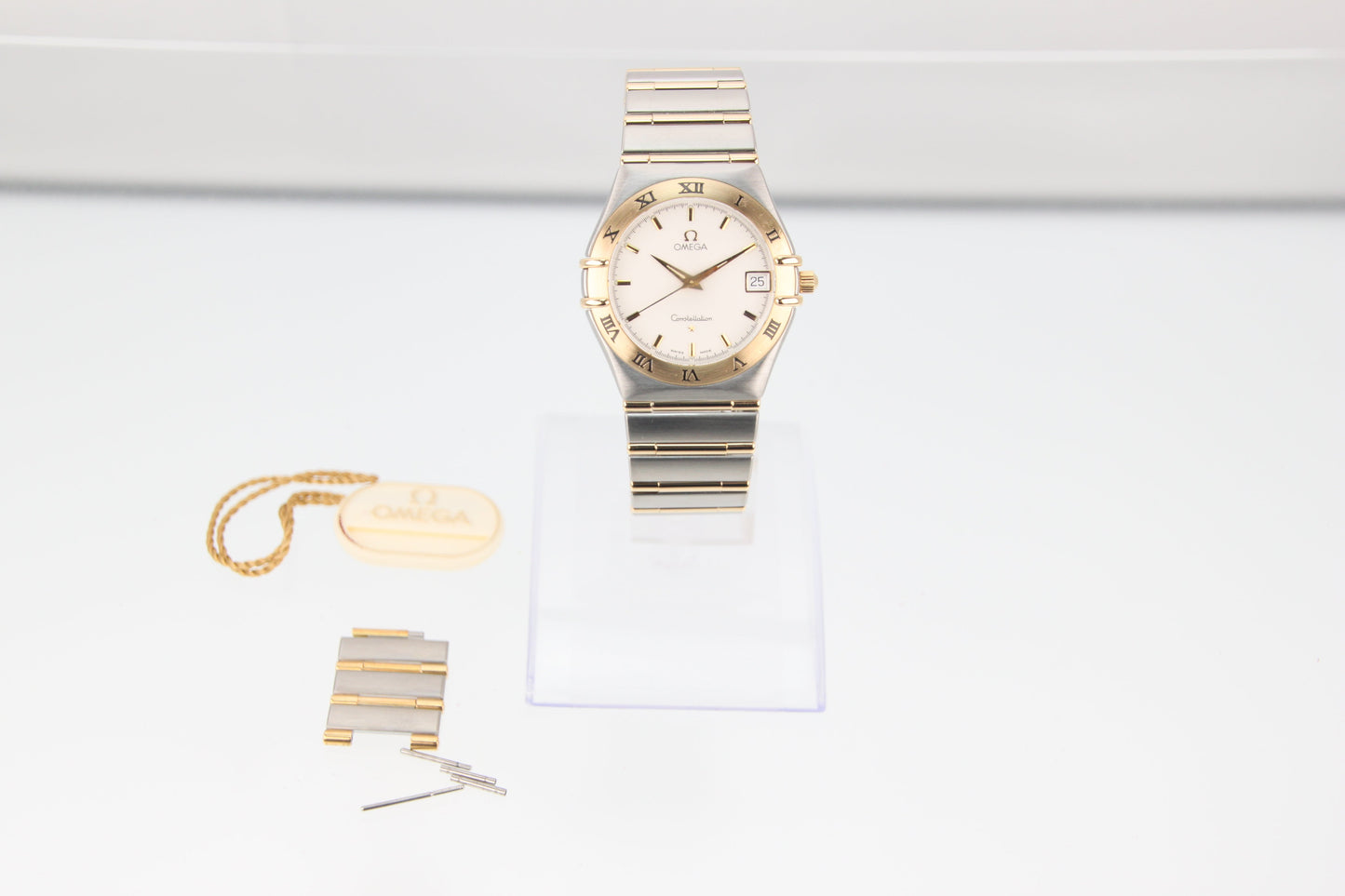 OMEGA Constellation 1212.30 White Dial YG/SS Quartz 35mm Image Position 11
