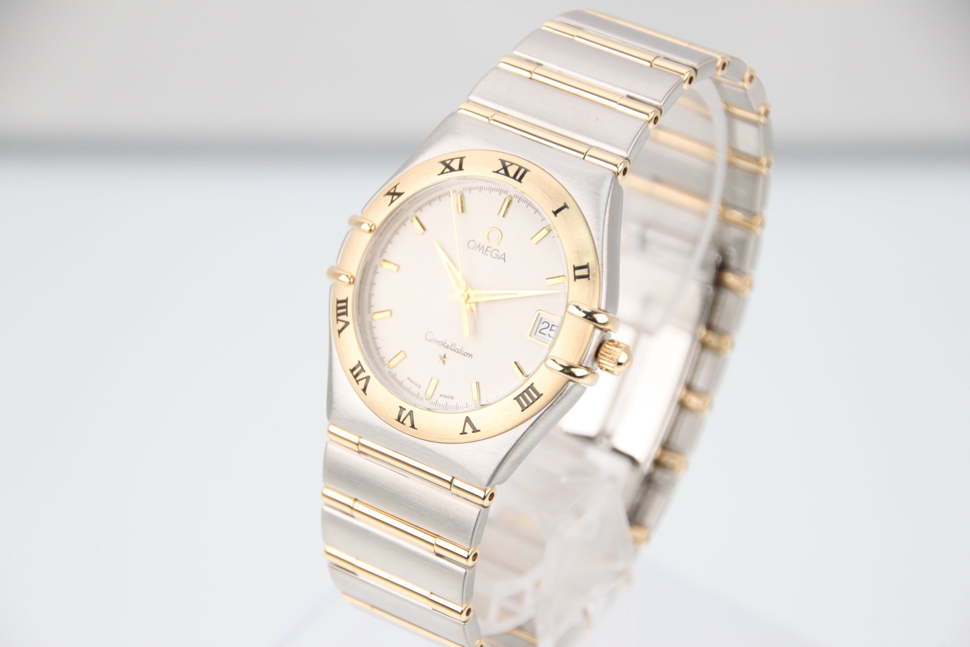 OMEGA Constellation 1212.30 White Dial YG/SS Quartz 35mm Image Position 2