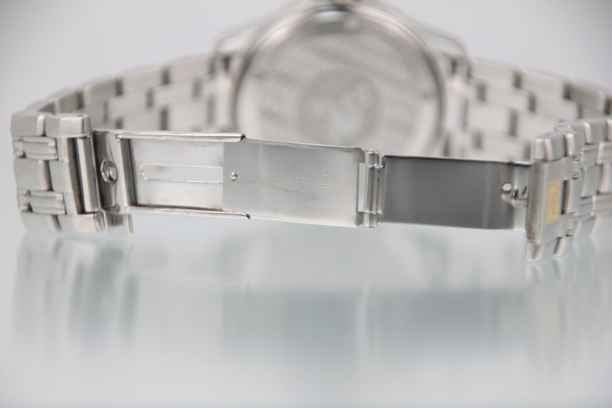 OMEGA Seamaster 200M Automatic White Dial 2514.30 Unisex Watch - Image 8
