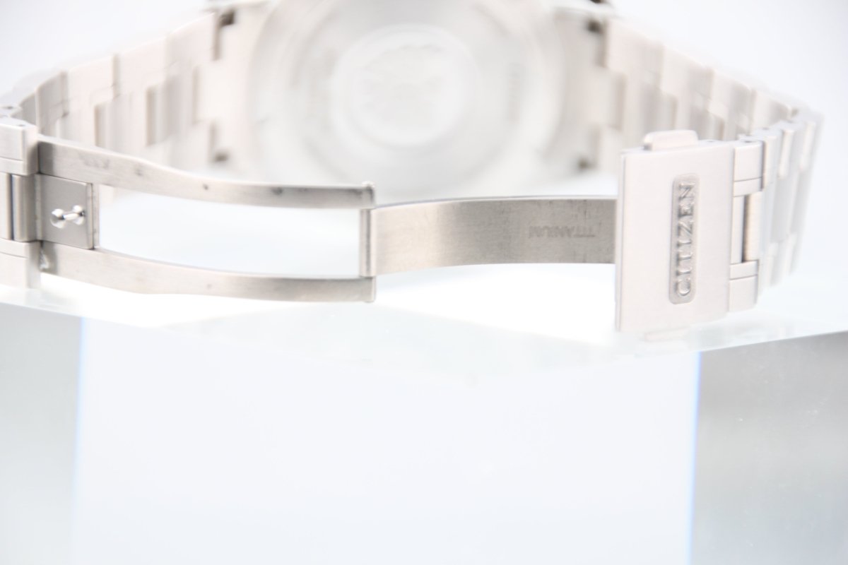 Used The CITIZEN AQ4100-57B High-Accuracy Eco-Drive Titanium Silver Dial w/B&P - RYBrandshop