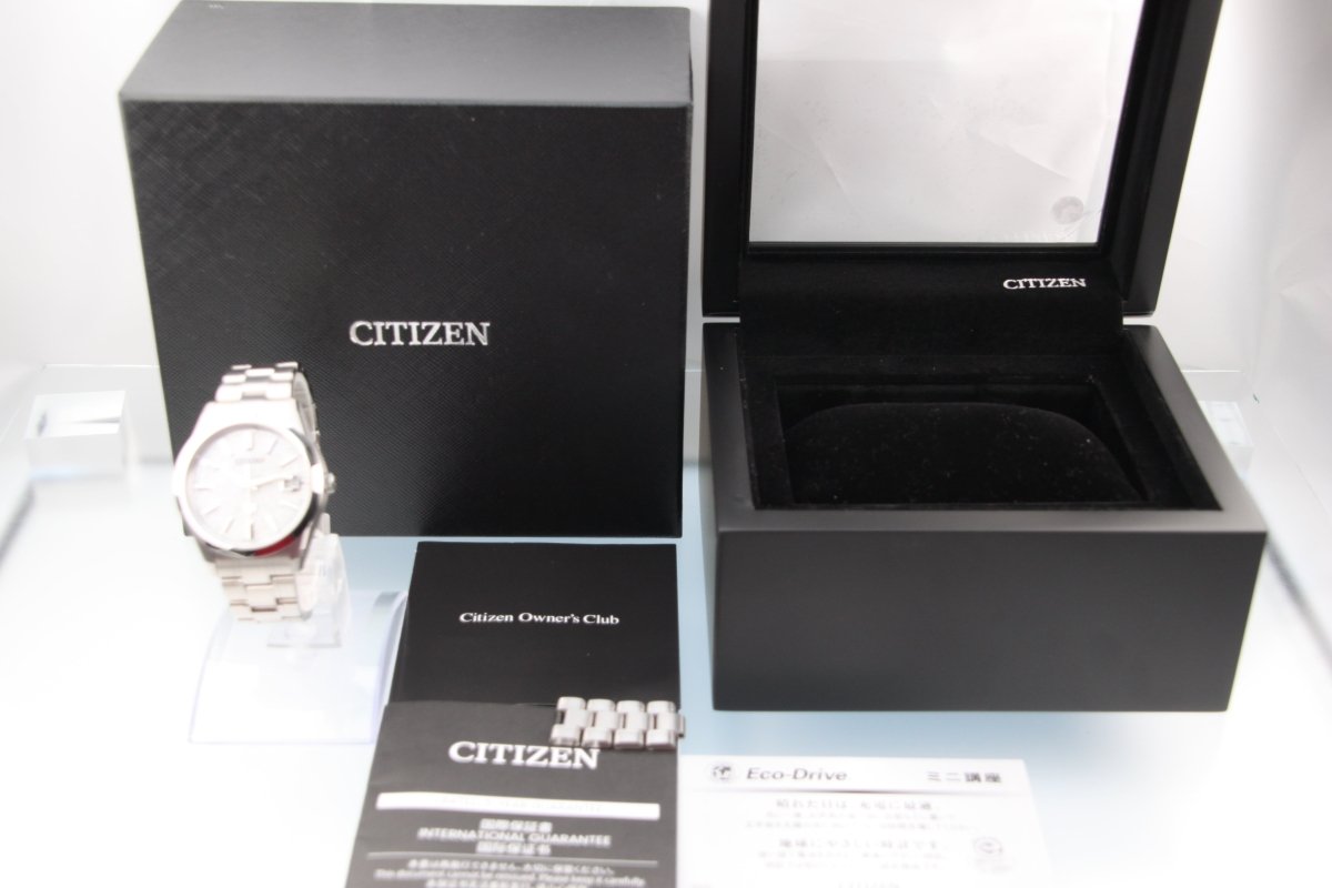 Used The CITIZEN AQ4100-57B High-Accuracy Eco-Drive Titanium Silver Dial w/B&P - RYBrandshop