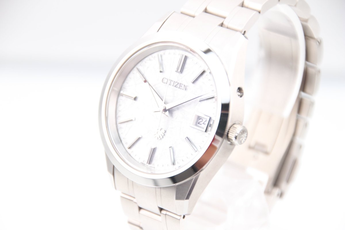Used The CITIZEN AQ4100-57B High-Accuracy Eco-Drive Titanium Silver Dial w/B&P - RYBrandshop