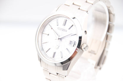 Used The CITIZEN AQ4100-57B High-Accuracy Eco-Drive Titanium Silver Dial w/B&P - RYBrandshop