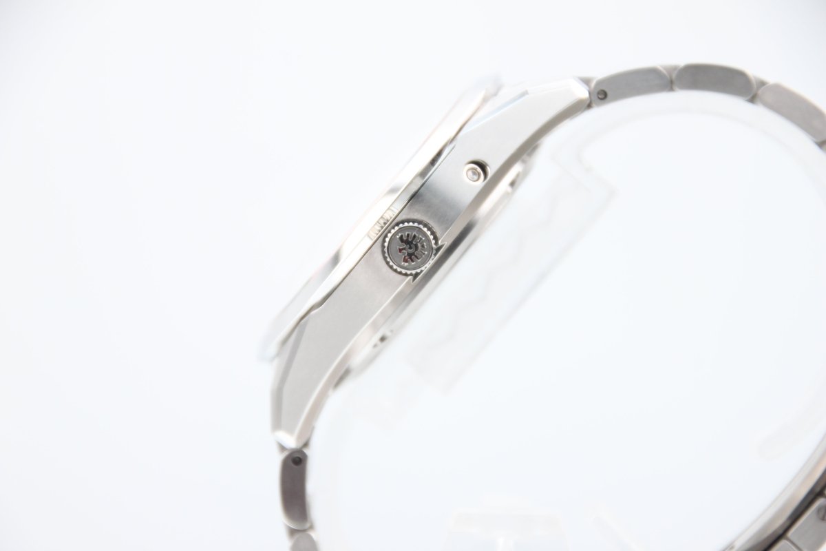 Used The CITIZEN AQ4100-57B High-Accuracy Eco-Drive Titanium Silver Dial w/B&P - RYBrandshop