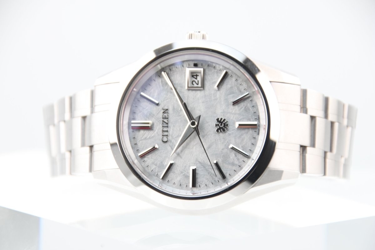 Used The CITIZEN AQ4100-57B High-Accuracy Eco-Drive Titanium Silver Dial w/B&P - RYBrandshop